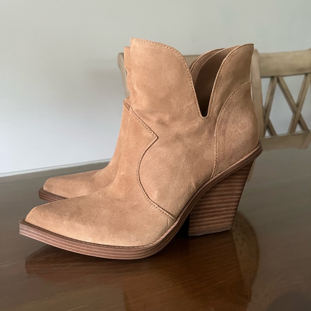 Jessica Simpson Tan Ankle Boots